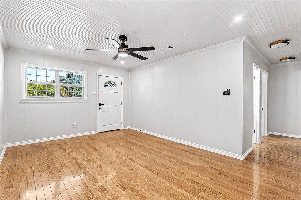 521 Cranbrook Lane, Grand Prairie, TX 75052