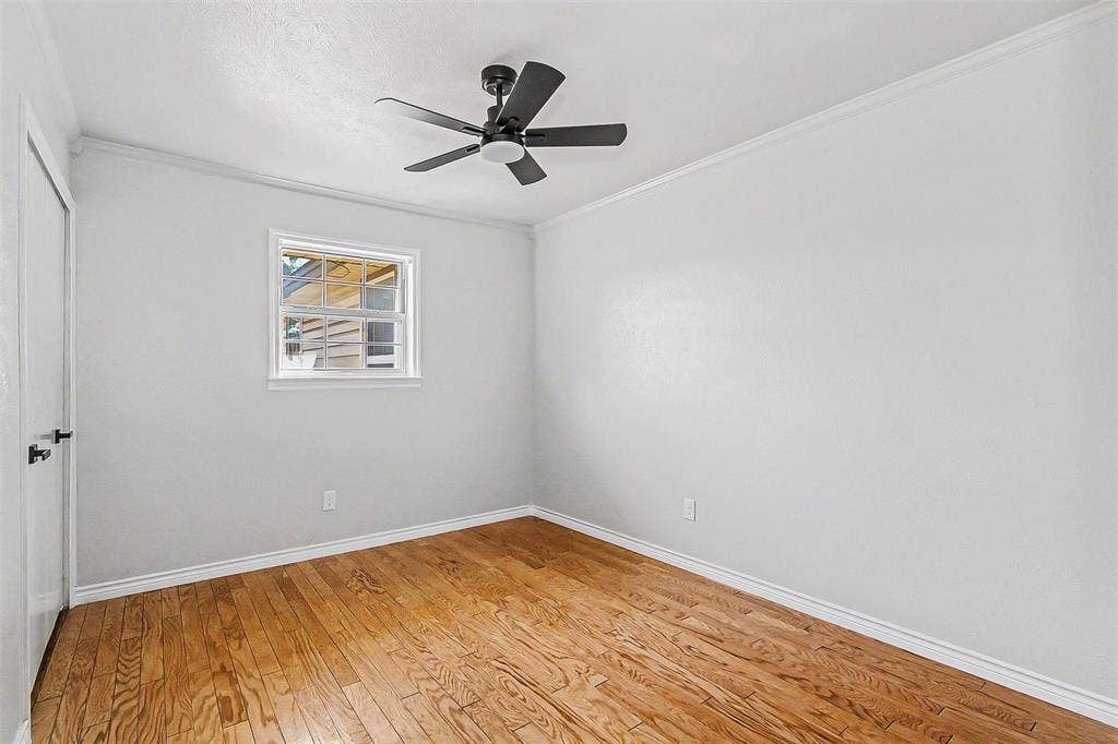 521 Cranbrook Lane, Grand Prairie, TX 75052