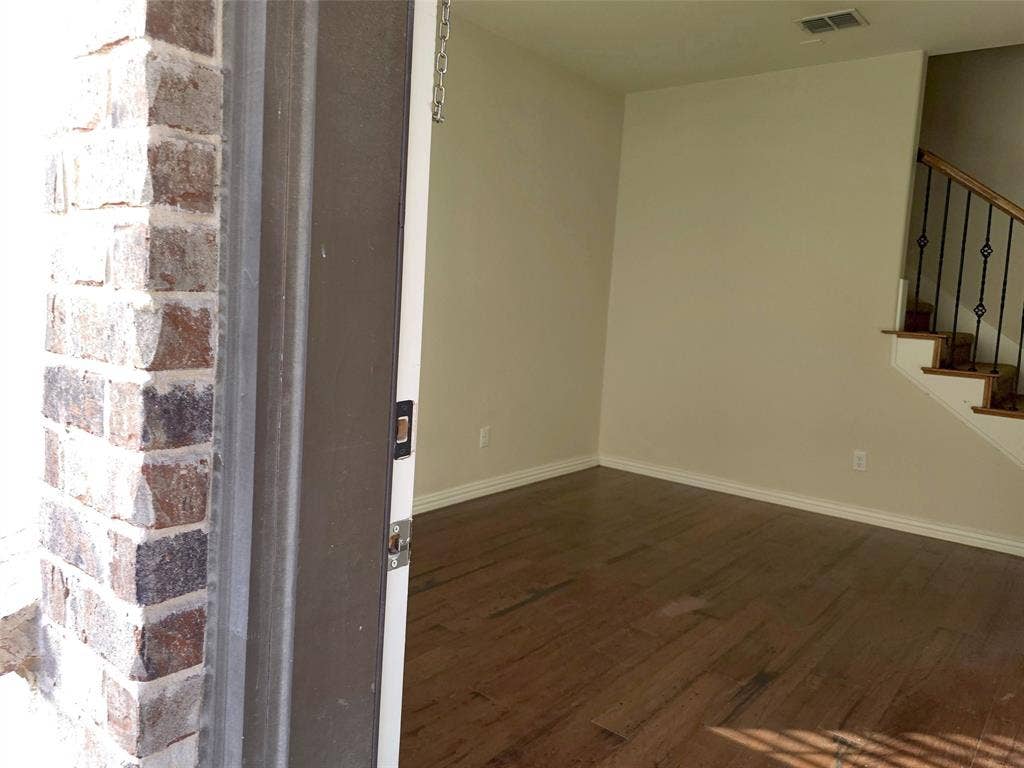 1504 Fox Run Drive, Irving, TX 75063 1504 Fox Run Drive, Irving, TX 75063
