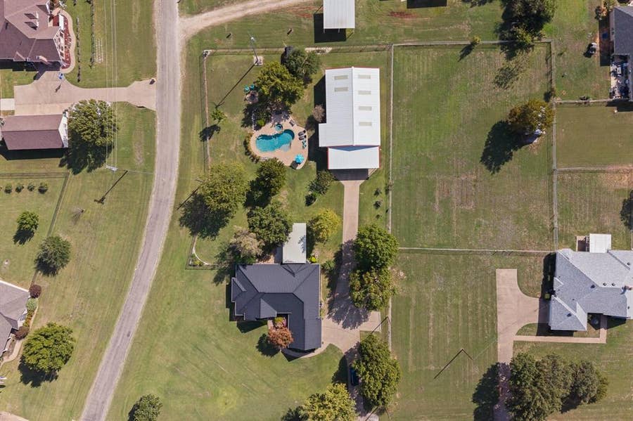 Property photo for 324 Highpoint Road, Burleson, TX
