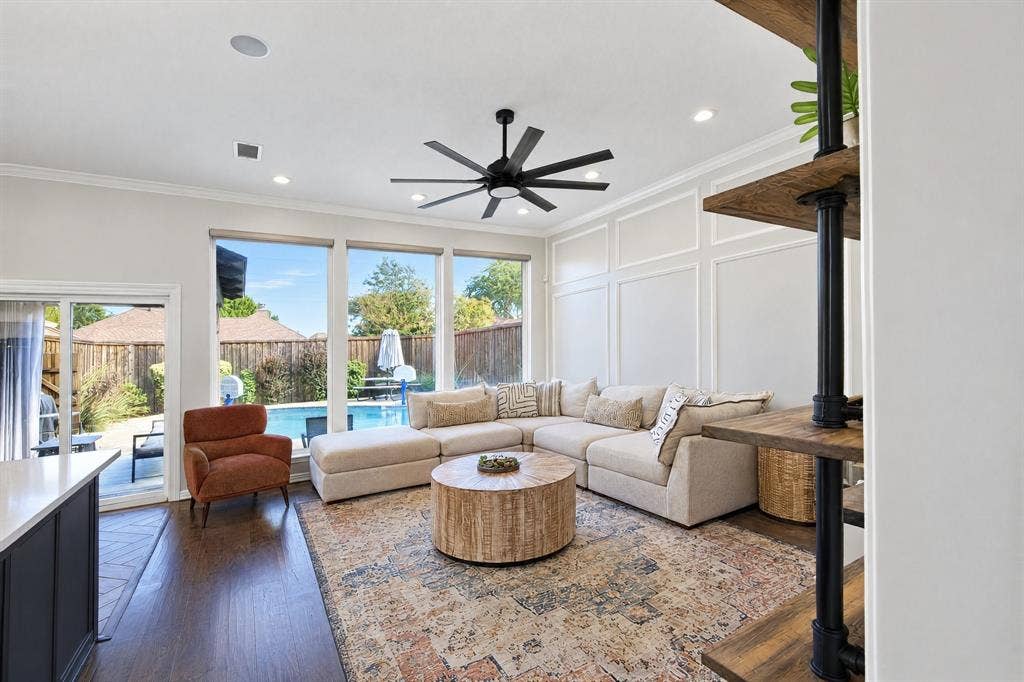 2910 Baron Drive, Garland, TX 75040