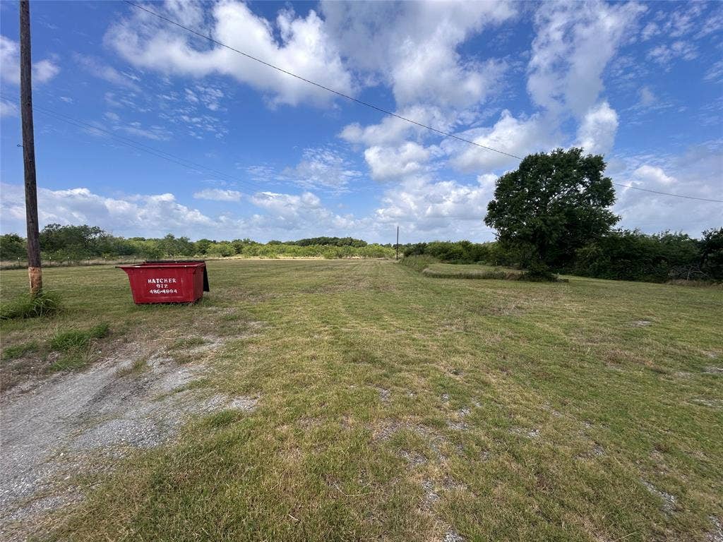8440 E Highway 175 Highway, Kemp, TX 75143 Expansive, open lot featuring level topography and mature trees