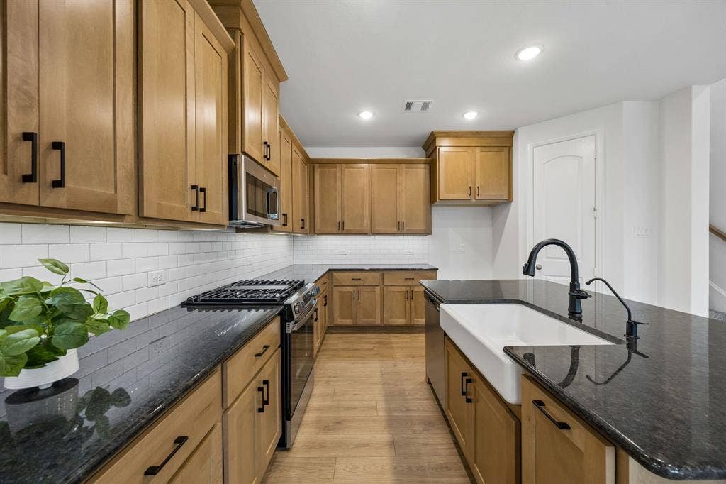 4109 Valley Mills Drive, Crandall, TX 75126 Representative