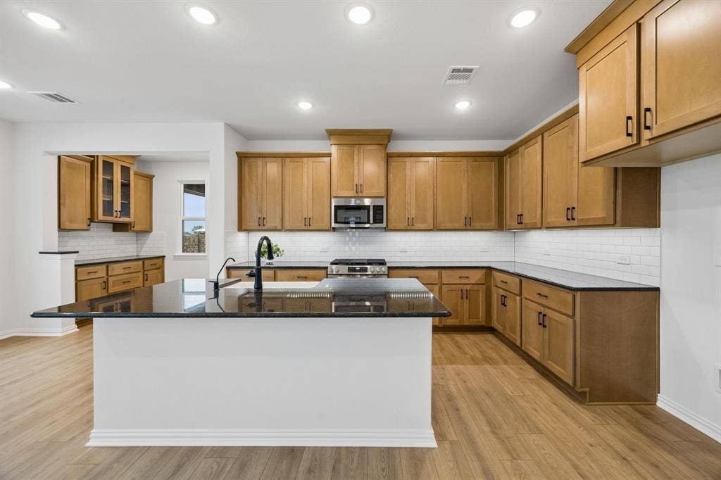 4109 Valley Mills Drive, Crandall, TX 75126 Representative