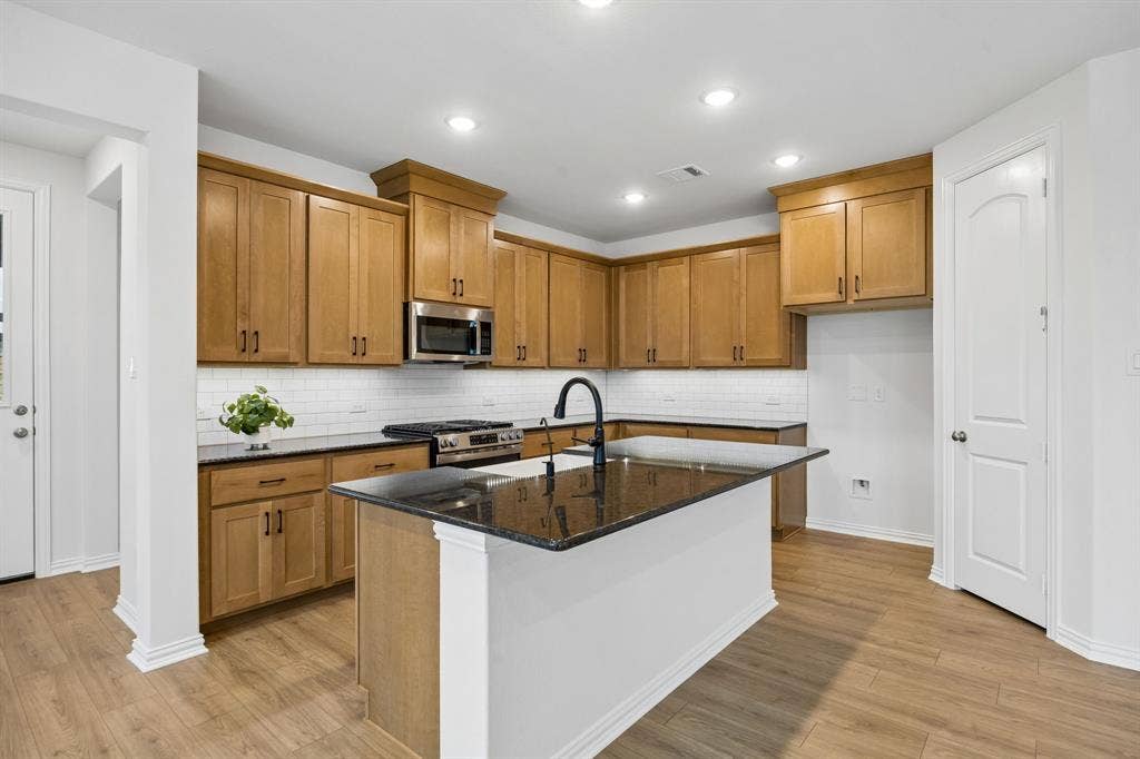 4109 Valley Mills Drive, Crandall, TX 75126 Representative