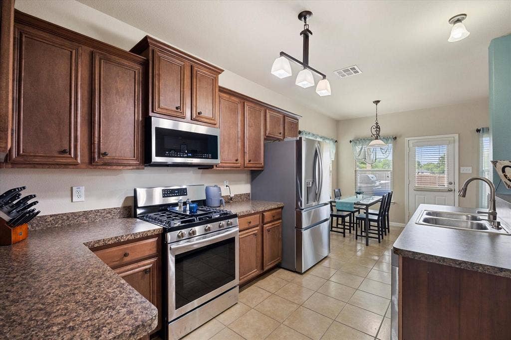 1395 Bay Line Drive, Rockwall, TX 75087 1395 Bay Line Drive, Rockwall, TX 75087