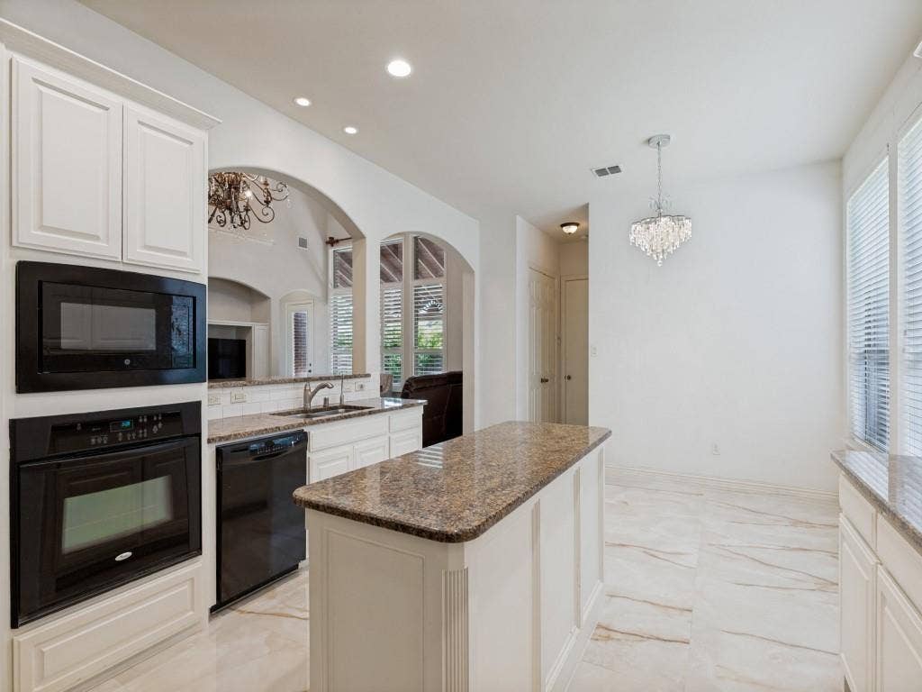 8723 Sherwood Drive, Frisco, TX 75035 8723 Sherwood Drive, Frisco, TX 75035