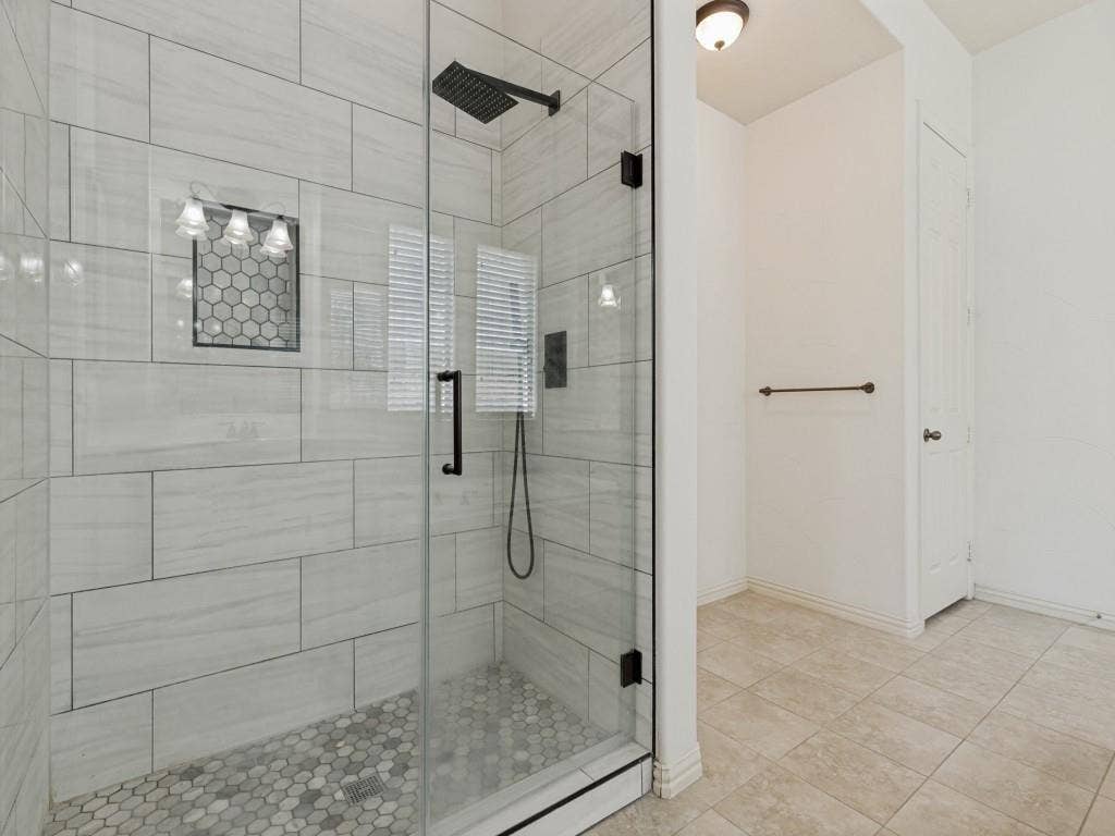 8723 Sherwood Drive, Frisco, TX 75035 8723 Sherwood Drive, Frisco, TX 75035