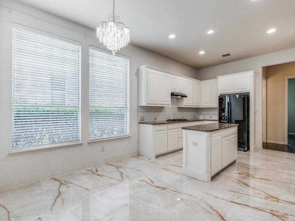 8723 Sherwood Drive, Frisco, TX 75035 8723 Sherwood Drive, Frisco, TX 75035