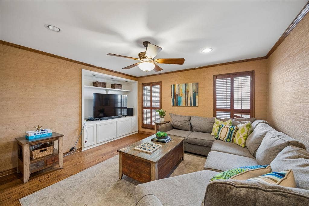9624 Greensprint Drive, Dallas, TX 75238 9624 Greensprint Drive, Dallas, TX 75238