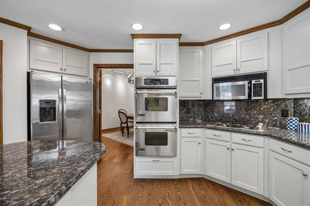 9624 Greensprint Drive, Dallas, TX 75238 9624 Greensprint Drive, Dallas, TX 75238