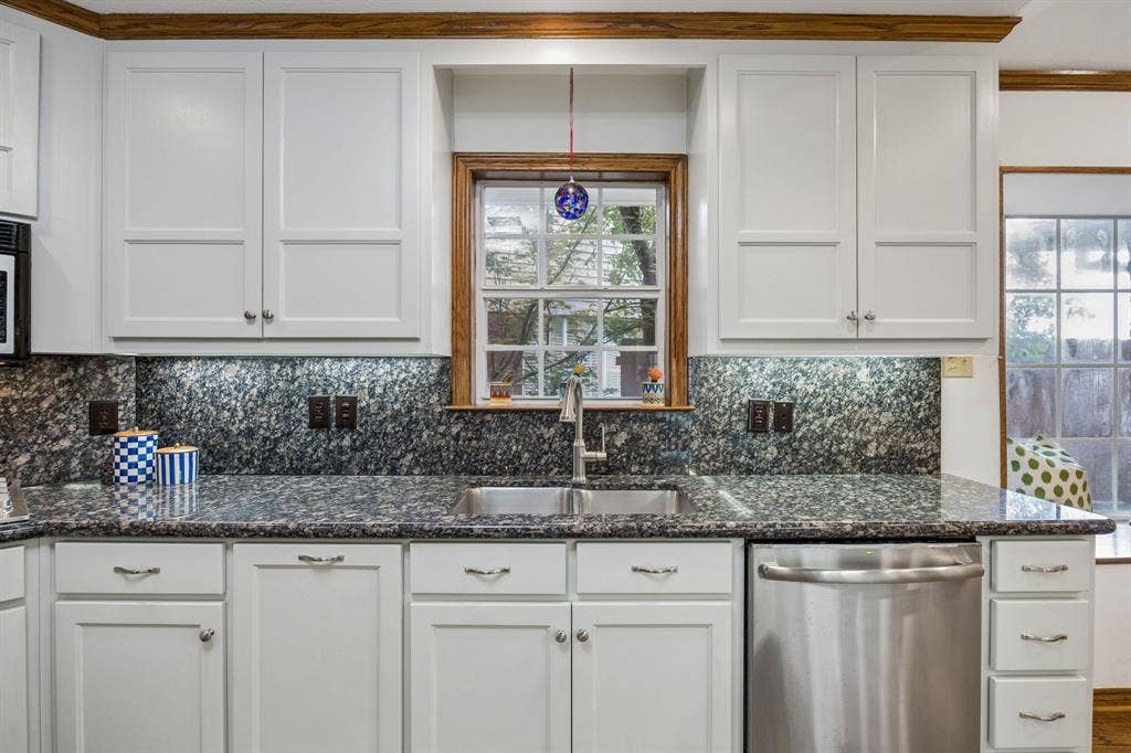 9624 Greensprint Drive, Dallas, TX 75238 9624 Greensprint Drive, Dallas, TX 75238