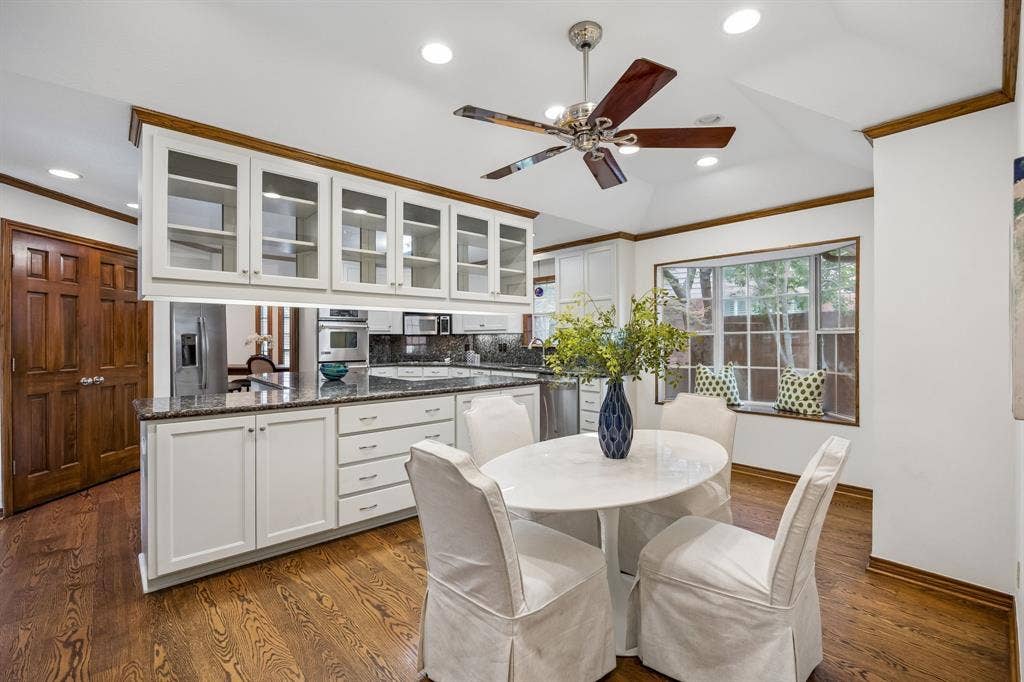 9624 Greensprint Drive, Dallas, TX 75238 9624 Greensprint Drive, Dallas, TX 75238