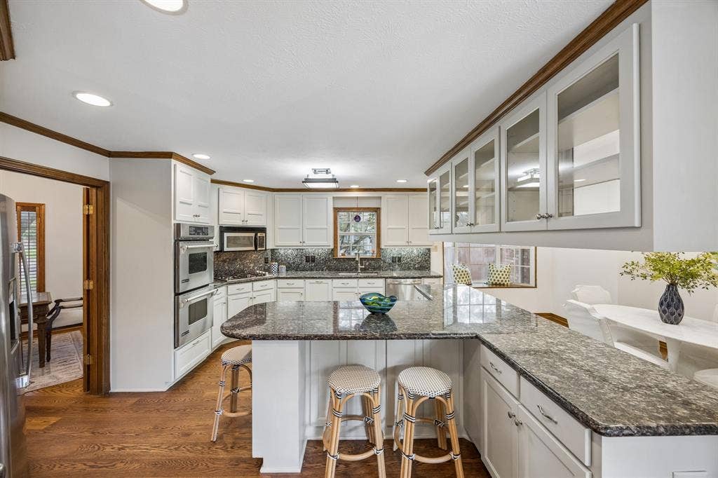 9624 Greensprint Drive, Dallas, TX 75238 9624 Greensprint Drive, Dallas, TX 75238