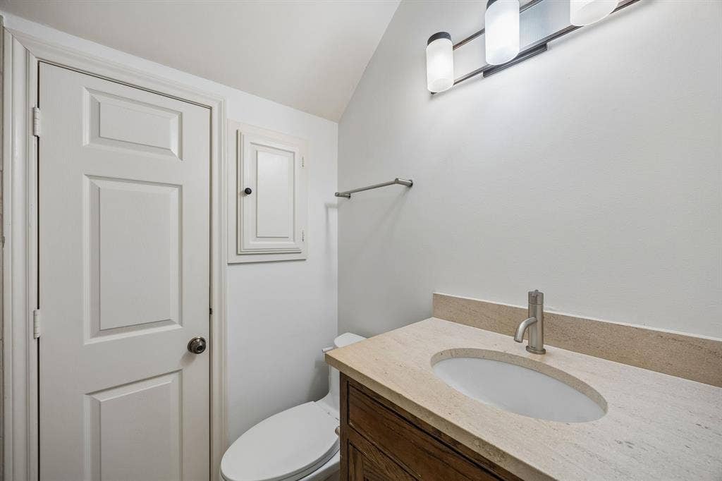 9624 Greensprint Drive, Dallas, TX 75238 9624 Greensprint Drive, Dallas, TX 75238