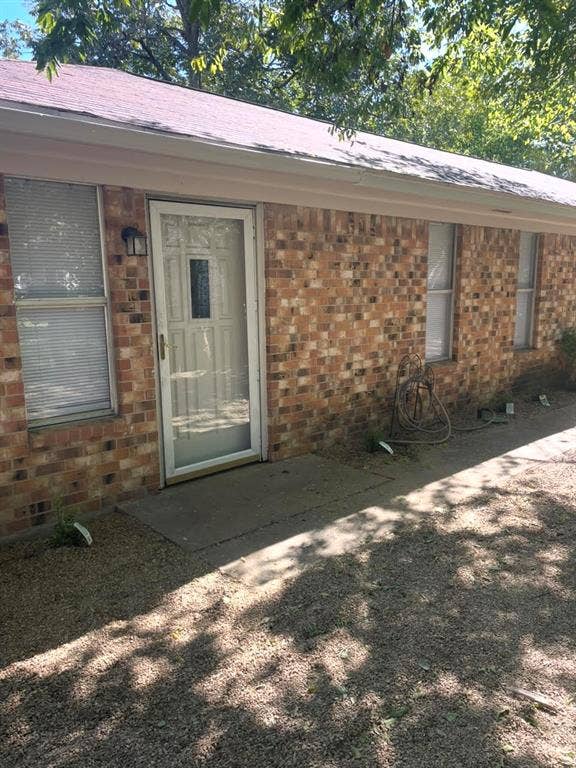 305 E Chestnut Street, Kaufman, TX 75142 305 E Chestnut Street, Kaufman, TX 75142