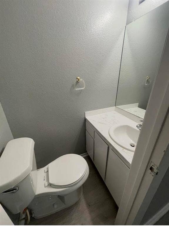 305 E Chestnut Street, Kaufman, TX 75142 305 E Chestnut Street, Kaufman, TX 75142