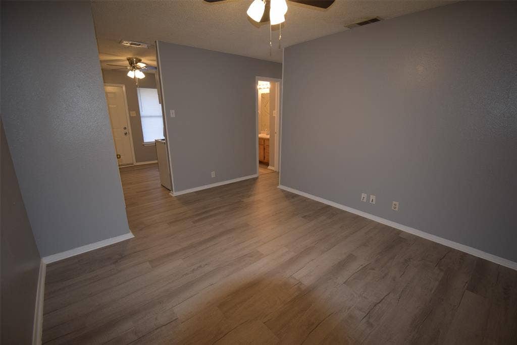 305 E Chestnut Street, Kaufman, TX 75142 305 E Chestnut Street, Kaufman, TX 75142
