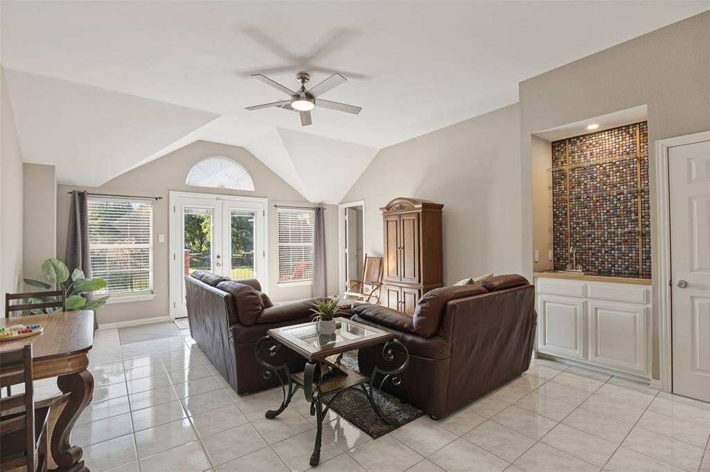 909 Palm Desert Drive, Garland, TX 75044