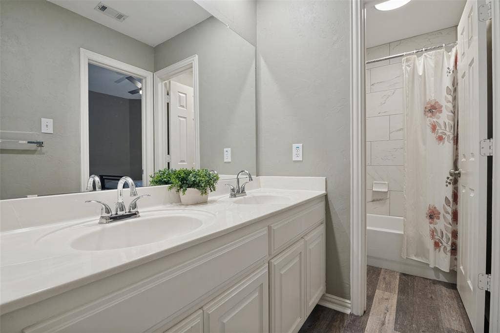 909 Palm Desert Drive, Garland, TX 75044