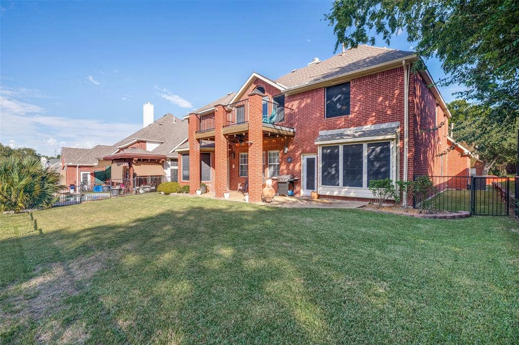 909 Palm Desert Drive, Garland, TX 75044