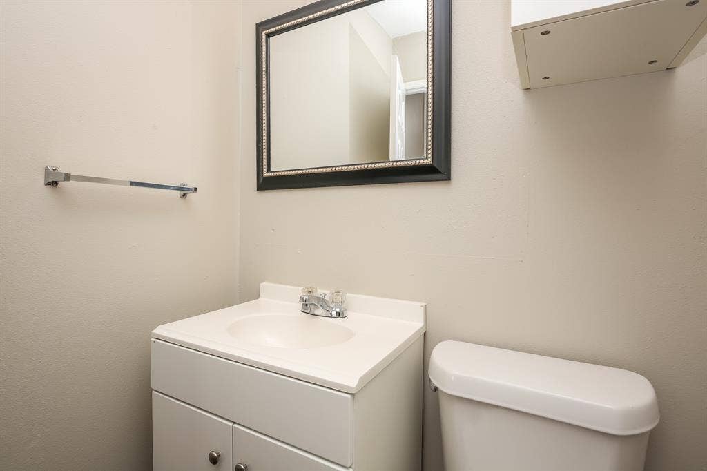4013 Commonwealth Drive, Garland, TX 75043 4013 Commonwealth Drive, Garland, TX 75043