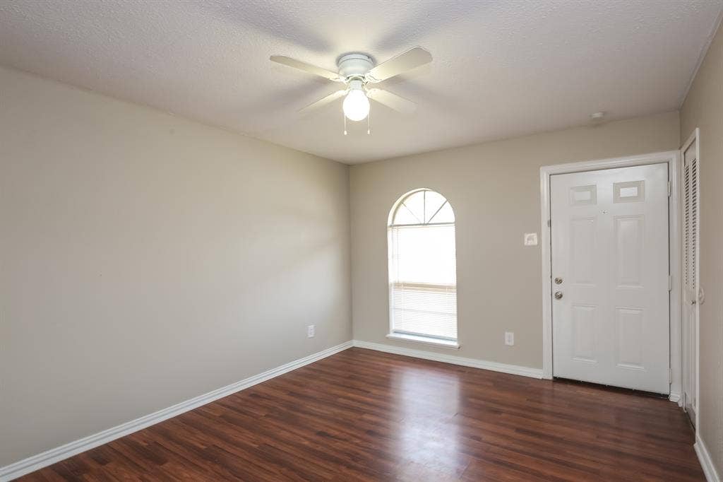 4013 Commonwealth Drive, Garland, TX 75043 4013 Commonwealth Drive, Garland, TX 75043