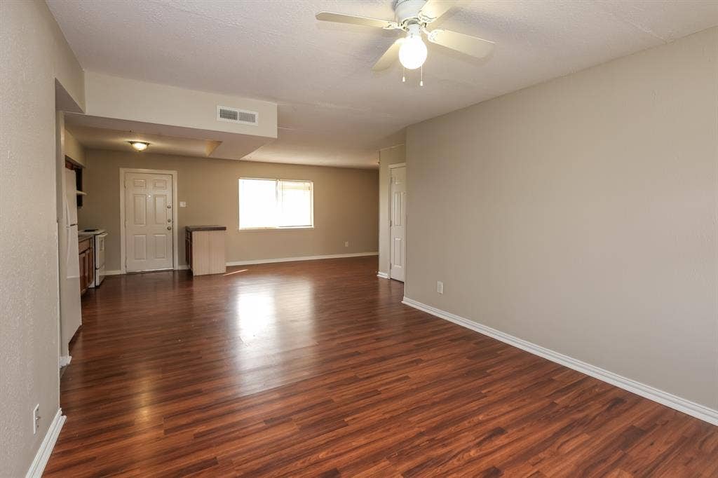 4013 Commonwealth Drive, Garland, TX 75043 4013 Commonwealth Drive, Garland, TX 75043