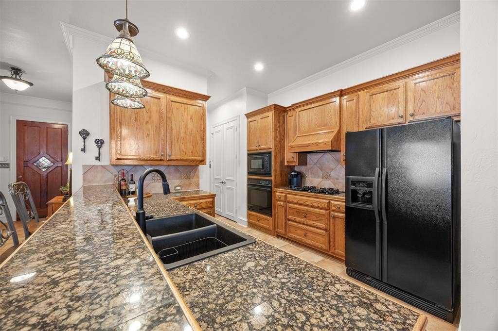 1516 Hackett Creek Drive, McKinney, TX 75072 Large open kitchen