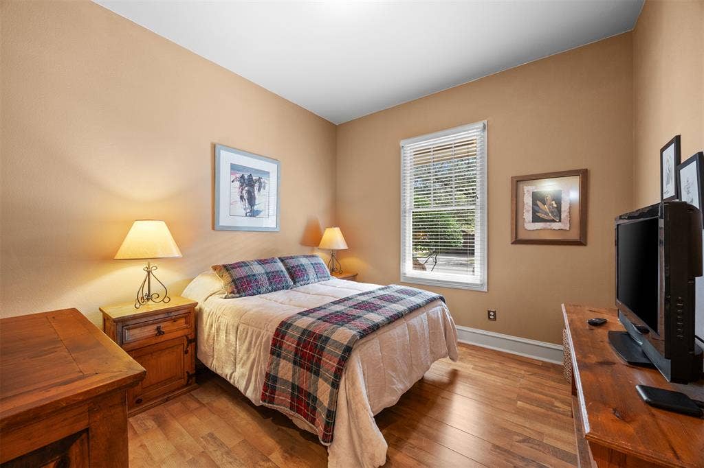 1516 Hackett Creek Drive, McKinney, TX 75072 Large secondary bedroom awaits.