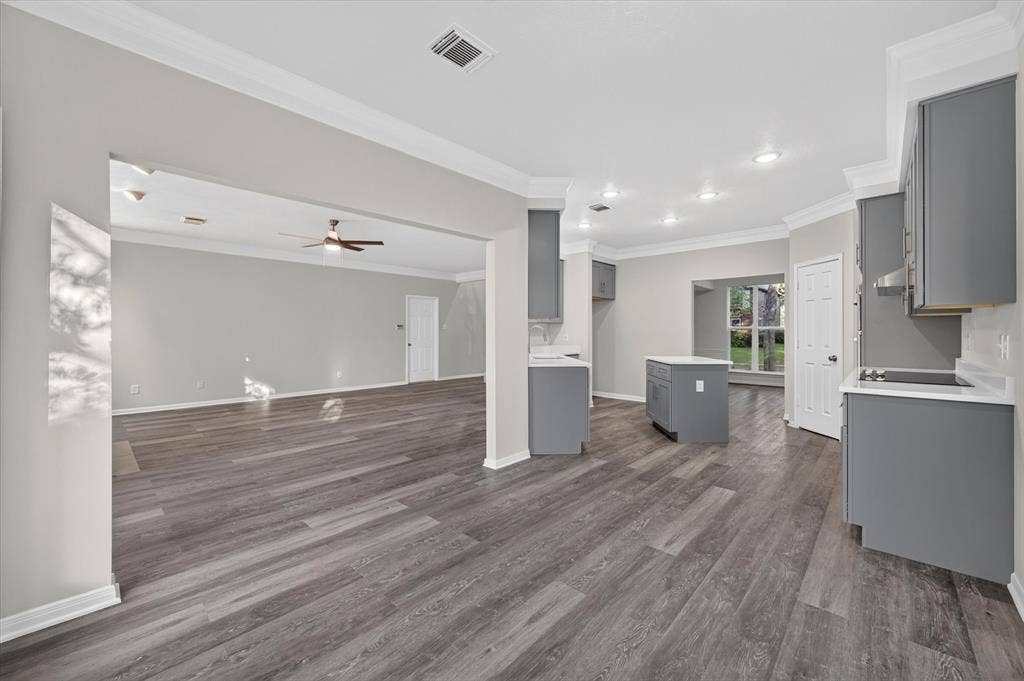 2312 Honeylocust Drive, Irving, TX 75063 2312 Honeylocust Drive, Irving, TX 75063