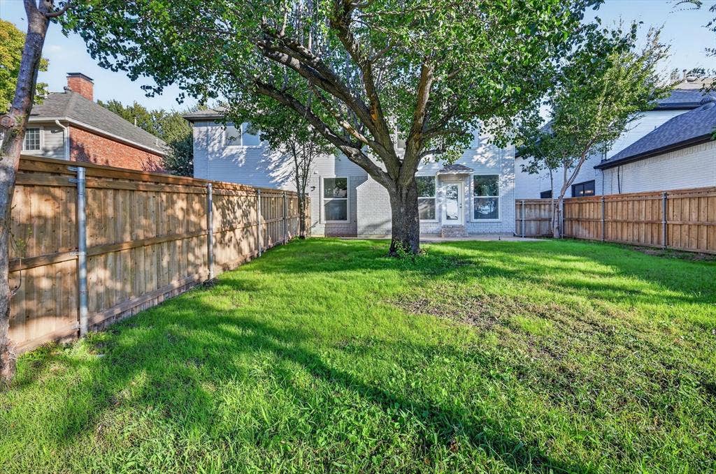 2312 Honeylocust Drive, Irving, TX 75063 2312 Honeylocust Drive, Irving, TX 75063