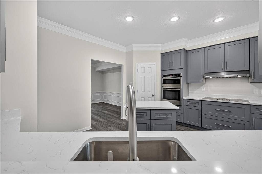 2312 Honeylocust Drive, Irving, TX 75063 2312 Honeylocust Drive, Irving, TX 75063