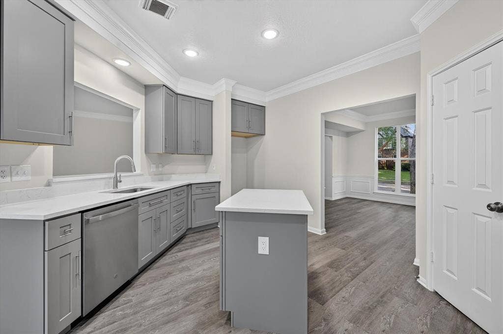 2312 Honeylocust Drive, Irving, TX 75063 2312 Honeylocust Drive, Irving, TX 75063