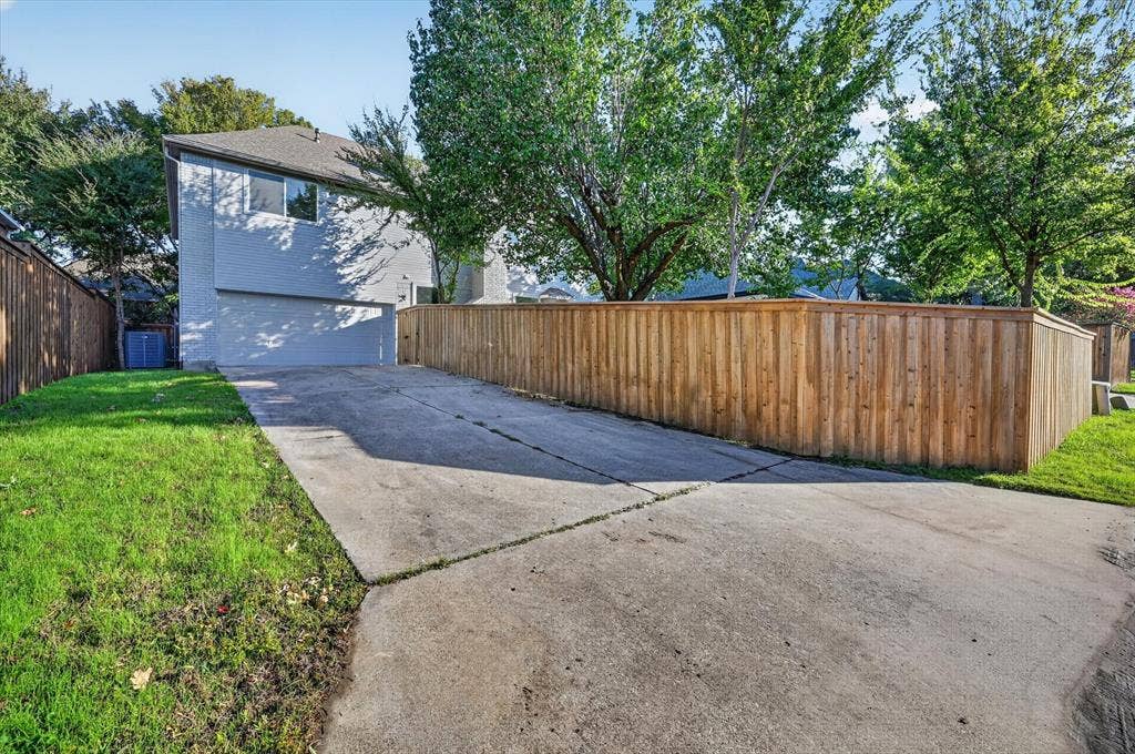 2312 Honeylocust Drive, Irving, TX 75063 2312 Honeylocust Drive, Irving, TX 75063