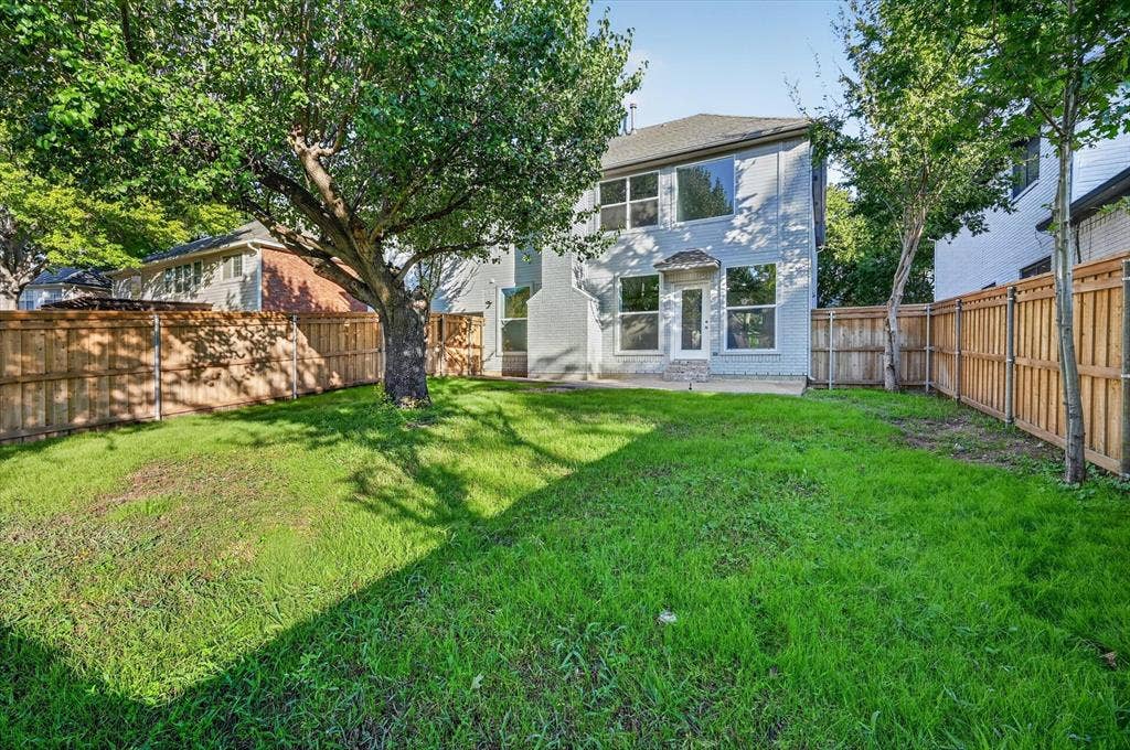 2312 Honeylocust Drive, Irving, TX 75063 2312 Honeylocust Drive, Irving, TX 75063