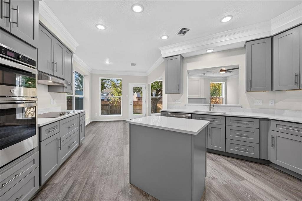 2312 Honeylocust Drive, Irving, TX 75063 2312 Honeylocust Drive, Irving, TX 75063