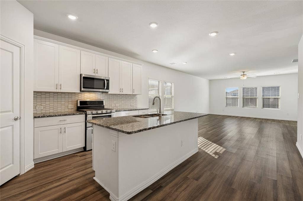 1323 Black Canyon Avenue, Royse City, TX 75189 1323 Black Canyon Avenue, Royse City, TX 75189