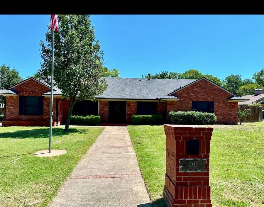 Property photo for 301 Arapaho E, Sherman, TX