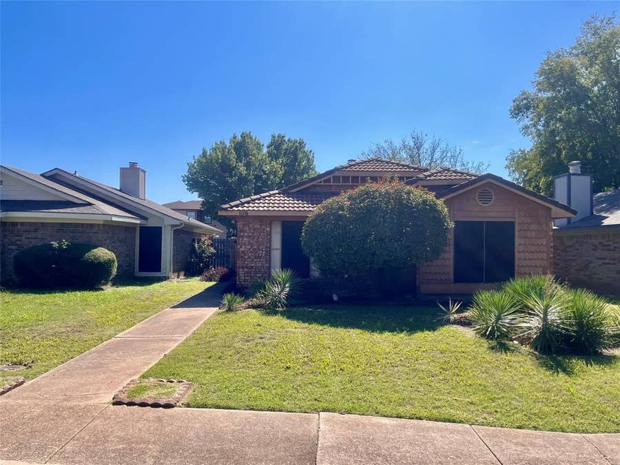 Property photo for 1116 Sandalwood Lane, DeSoto, TX