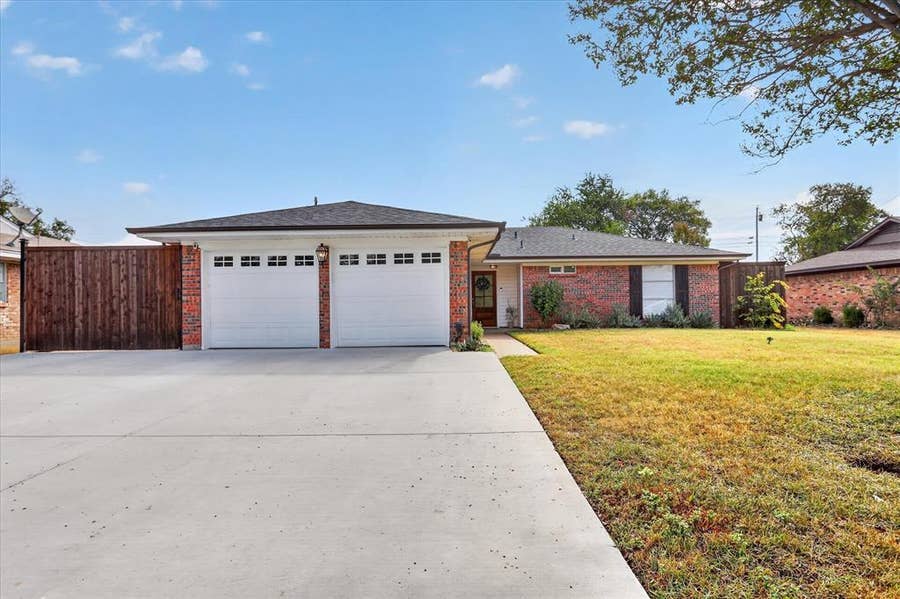 Property photo for 714 Hill City Drive, Duncanville, TX
