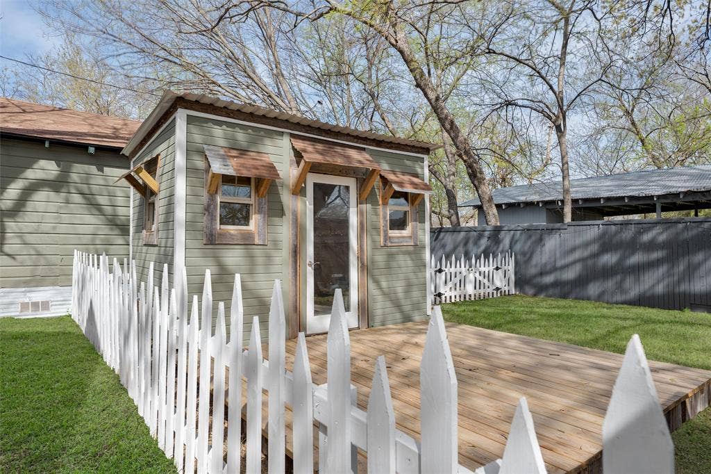 1311 Coleman Street, McKinney, TX 75069 1311 Coleman Street, McKinney, TX 75069
