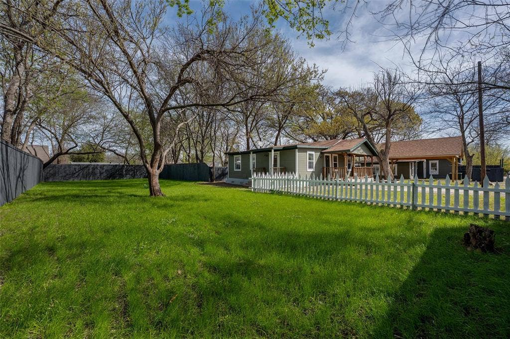 1311 Coleman Street, McKinney, TX 75069 1311 Coleman Street, McKinney, TX 75069