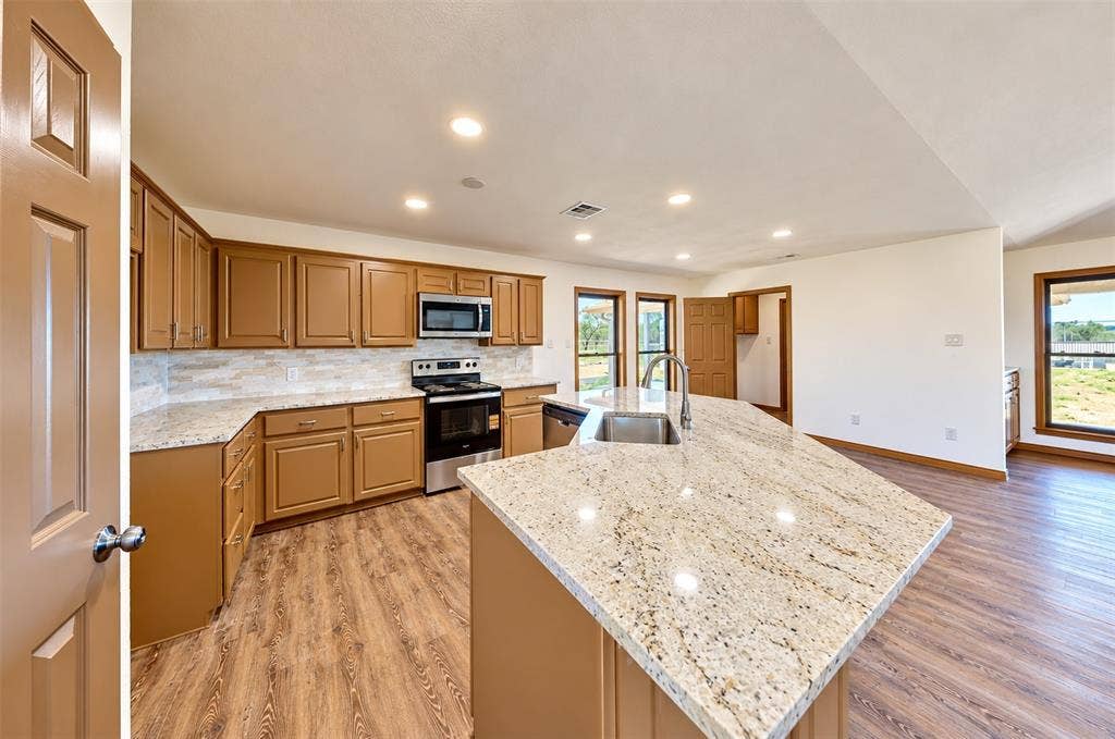 9720 Bluebonnet Drive, Scurry, TX 75158 9720 Bluebonnet Drive, Scurry, TX 75158