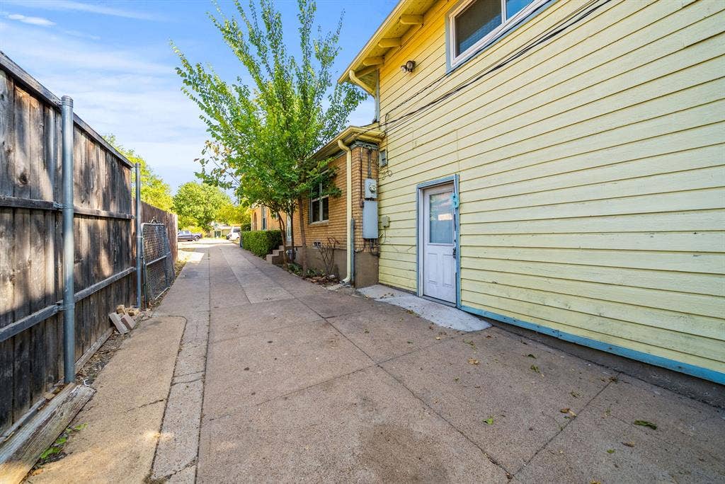 2807 Cain Boulevard, Dallas, TX 75211 2807 Cain Boulevard, Dallas, TX 75211