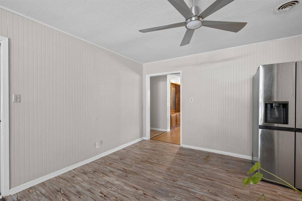 604 Crestview Drive, Granbury, TX 76048