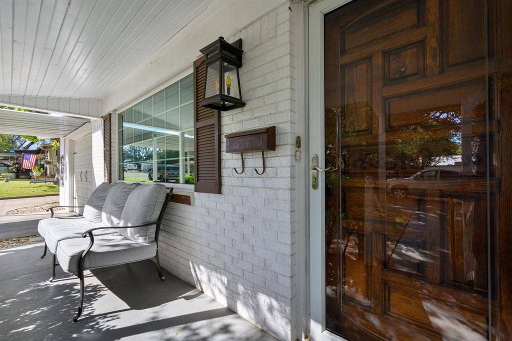 604 Crestview Drive, Granbury, TX 76048