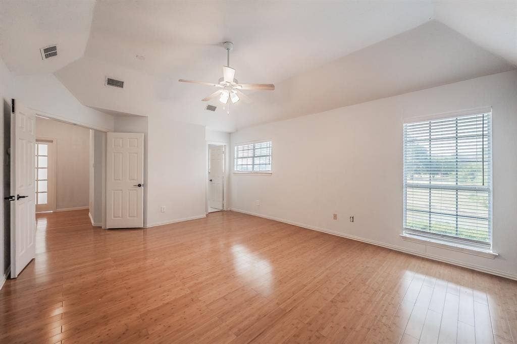 10503 Waters Drive, Irving, TX 75063 10503 Waters Drive, Irving, TX 75063