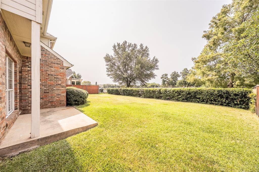 10503 Waters Drive, Irving, TX 75063 10503 Waters Drive, Irving, TX 75063