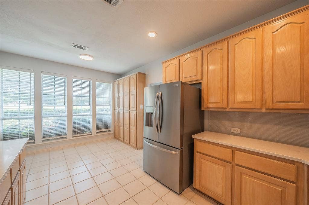 10503 Waters Drive, Irving, TX 75063 10503 Waters Drive, Irving, TX 75063